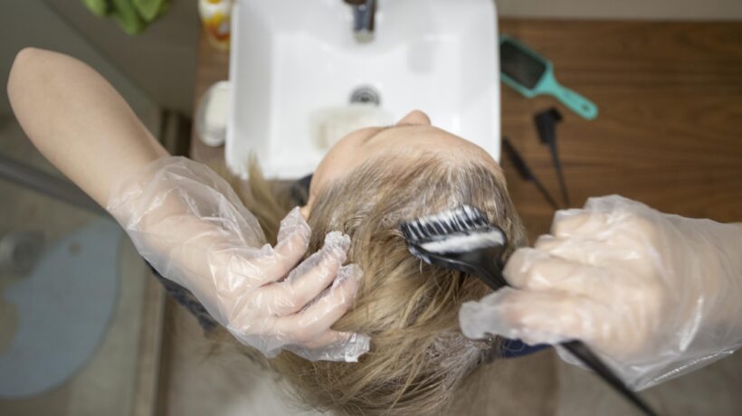 Una tavolozza di colori sui capelli che s’imbiancano
