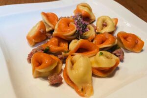Cuciniamo insieme: tortello rovesciato con salsiccia e asparagi