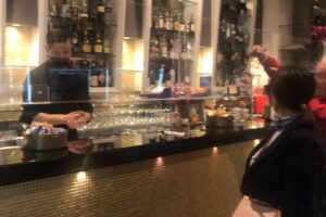 Le pillole di galateo di Petra e Carlo: il caffè al bar