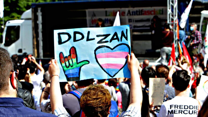 Ddl Zan, sentenze e pressioni. Così si sta preparando la strada all’utero in affitto