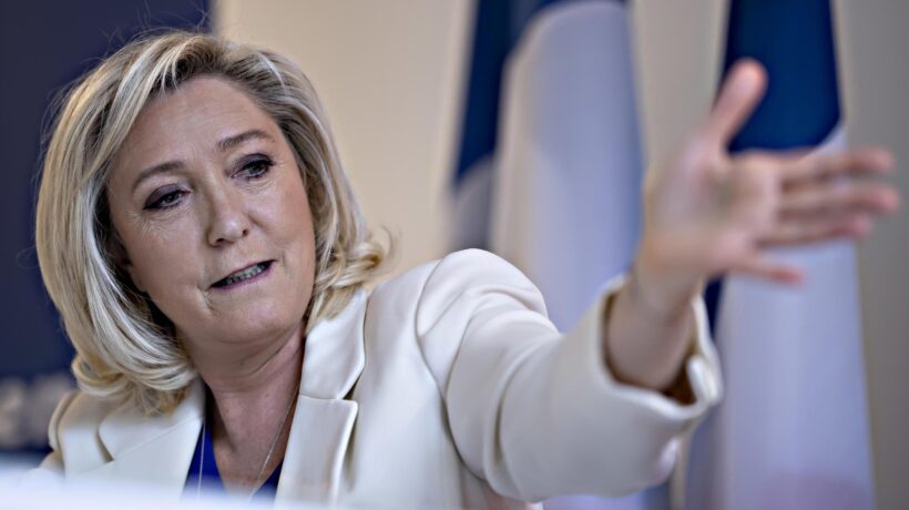Immigrazione, la Francia è stufa. Tre sondaggi incoronano la Le Pen