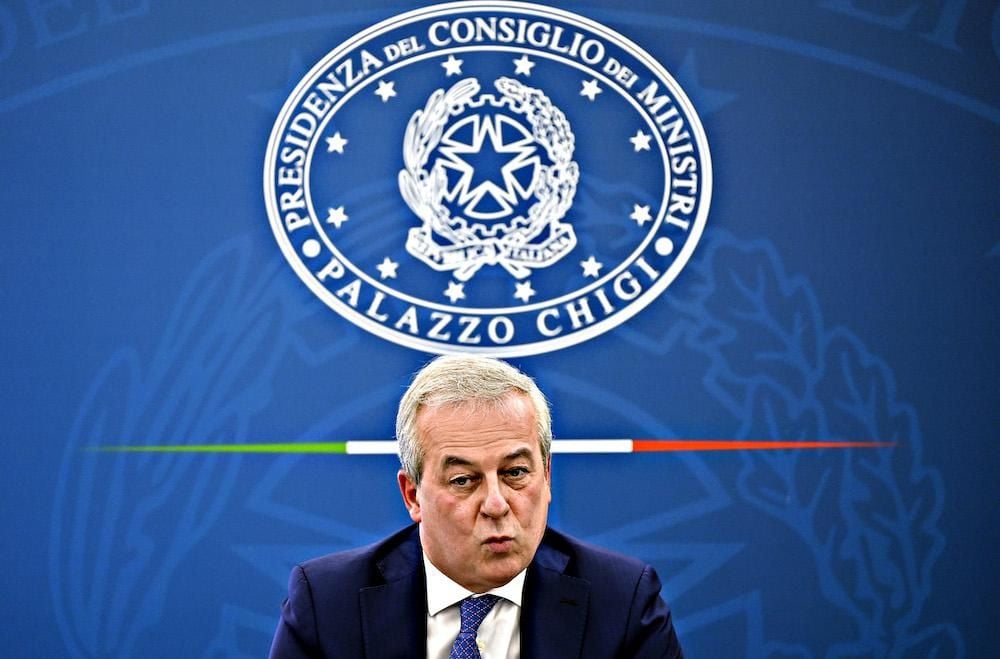 Se Locatelli leva la casacca dello scienziato e fa il politico