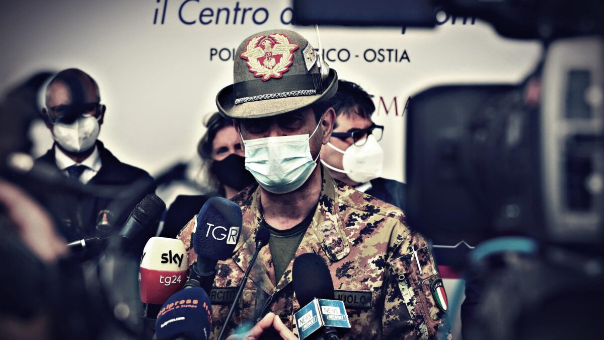 Scoppia il caso vaccini agli over 40. La Lombardia aspetta, il Veneto corre