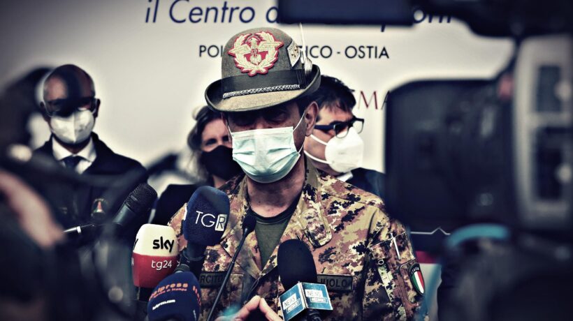 Scoppia il caso vaccini agli over 40. La Lombardia aspetta, il Veneto corre