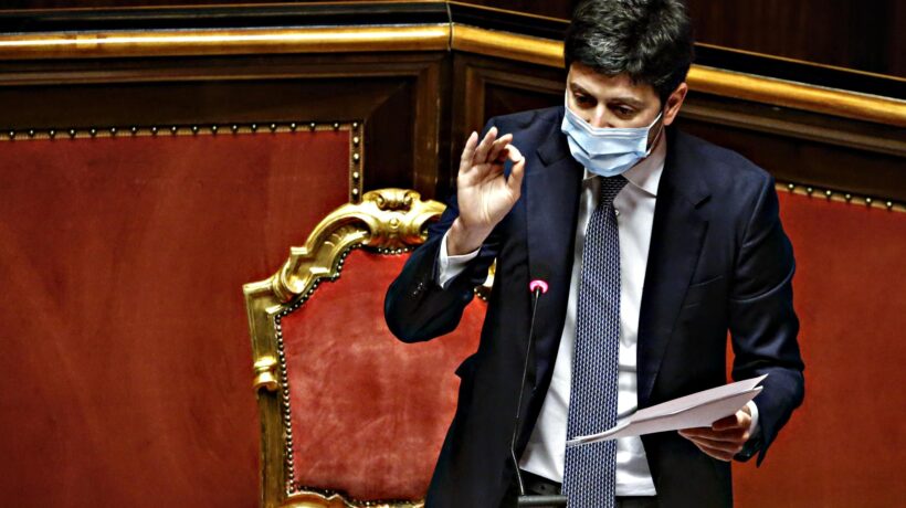 Malati trascurati per un anno ma Speranza si sveglia ora e investe briciole nella sanità