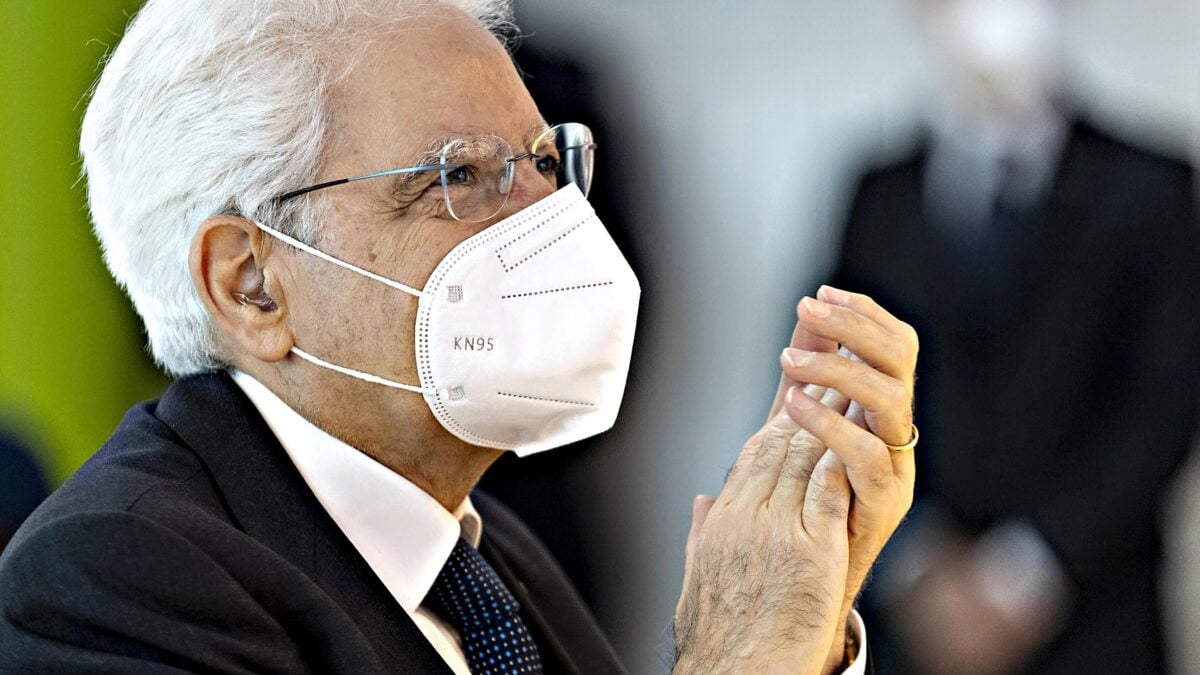 Mattarella sostiene che vuole «riposarsi» ma manda pizzini sulla lite Letta-Salvini