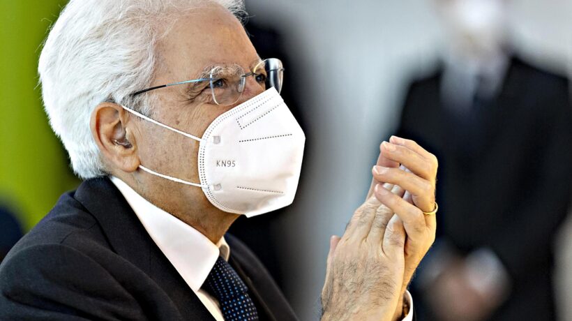 Mattarella sostiene che vuole «riposarsi» ma manda pizzini sulla lite Letta-Salvini