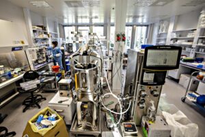 Altro schiaffo ad Arcuri su Reithera. Troppi soldi all’azienda, pochi al siero