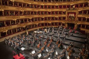 Ristabilite il legame fra artisti e pubblico