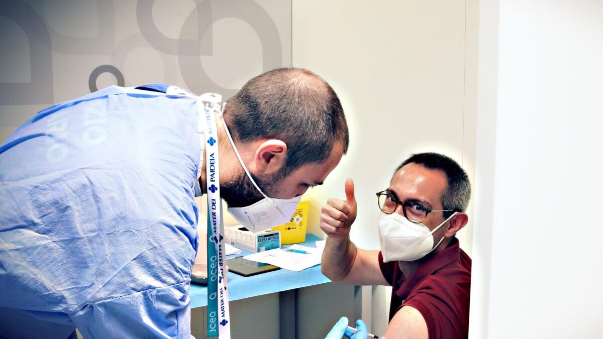 Gli annunci azzardati di Figliuolo e Speranza