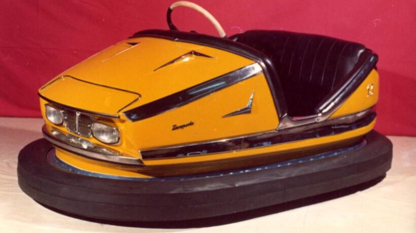 Un classico veicolo da autoscontro Zamperla anni '70 (Zamperla)