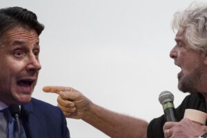Grillo liquida Conte: «E’ una droga»