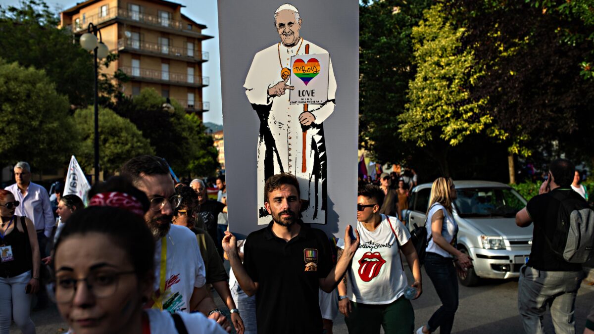 Quando il Papa non sposa le sue idee la sinistra lo fa passare per un fesso