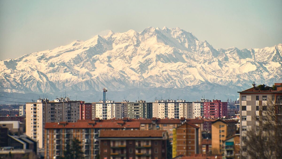 Centomila cittadini devono pagare l’Imu anche se la loro casa è presa in ostaggio