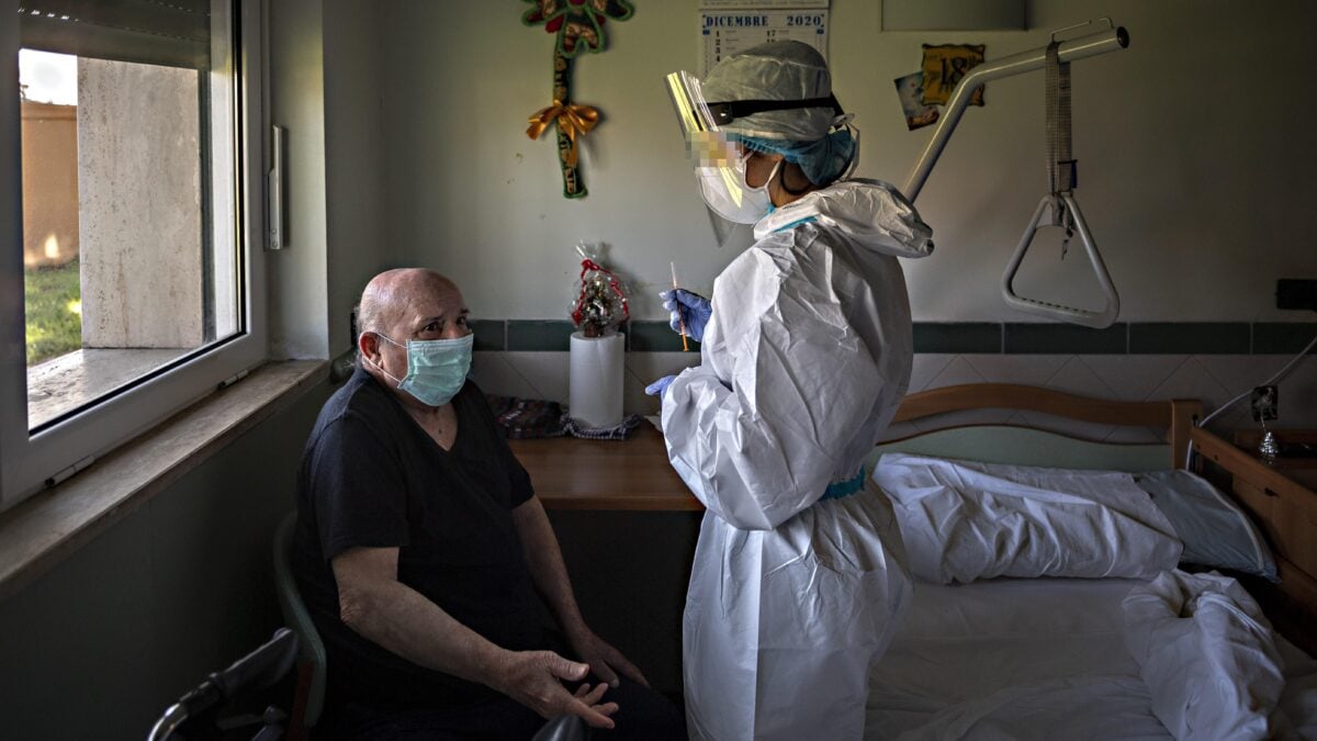 L’obbligo vaccinale per i sanitari lascia ospedali e Rsa senza personale