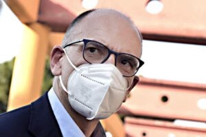 La sinistra confonde i folli con chi ha il porto d’armi
