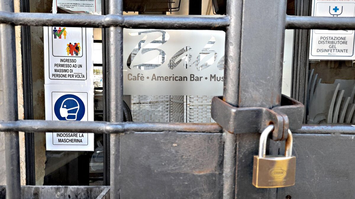 Avanti così e questi ci chiudono di nuovo