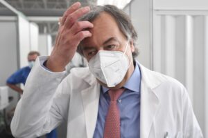 Gli ultrà delle chiusure non mollano. «A ottobre torneremo in lockdown»