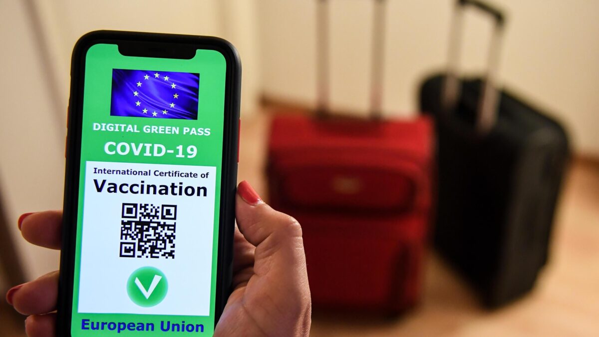 L’«eterologa» guasta il green pass