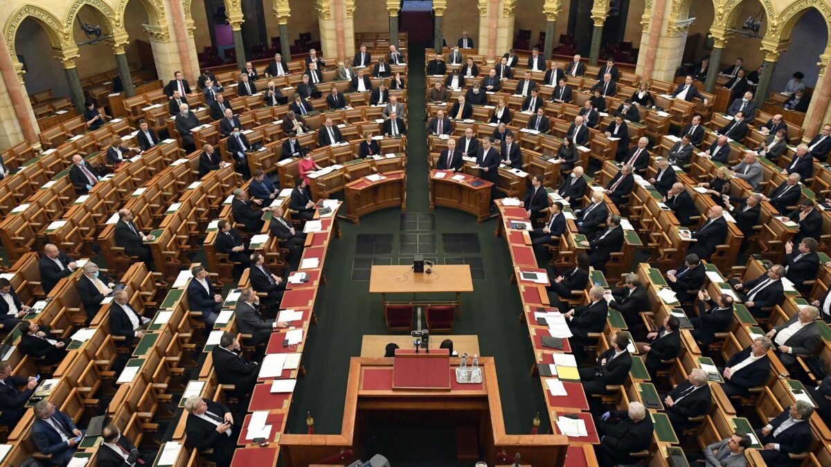 Ecco il testo in italiano della legge ungherese contestata dall’Ue
