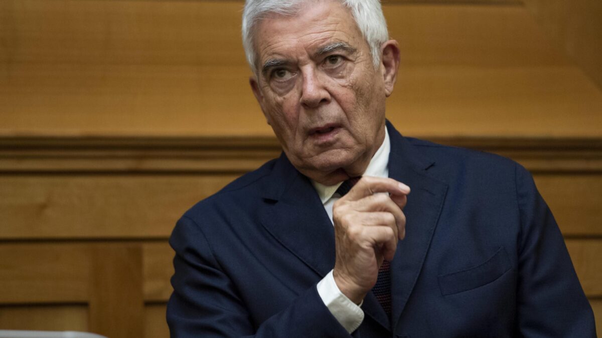 «Mattarella troppo timido: doveva sciogliere il Csm»