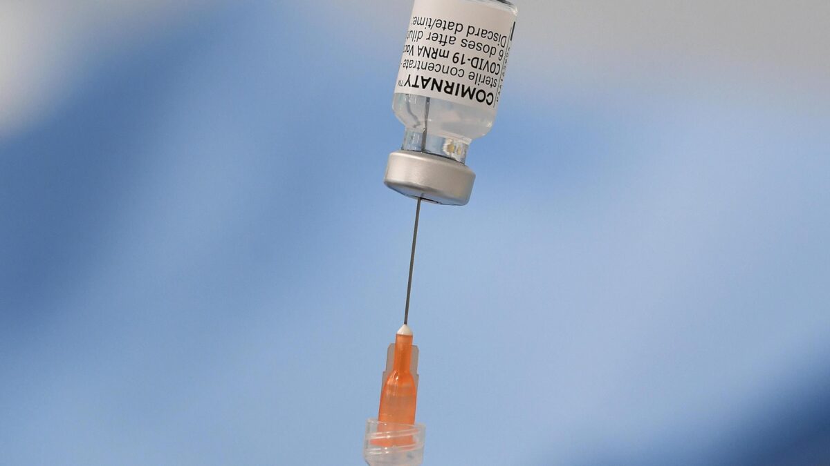 Effetti avversi di Pfizer omessi ai genitori
