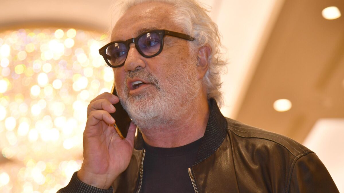 Flavio Briatore: «Vacciniamo i giovani in discoteca»