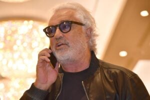 Flavio Briatore: «Vacciniamo i giovani in discoteca»