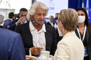 Grillo faccendiere con Pechino è una mina vagante per il governo