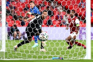 Gli azzurri non si inginocchiano né con l’Austria né con il Pd
