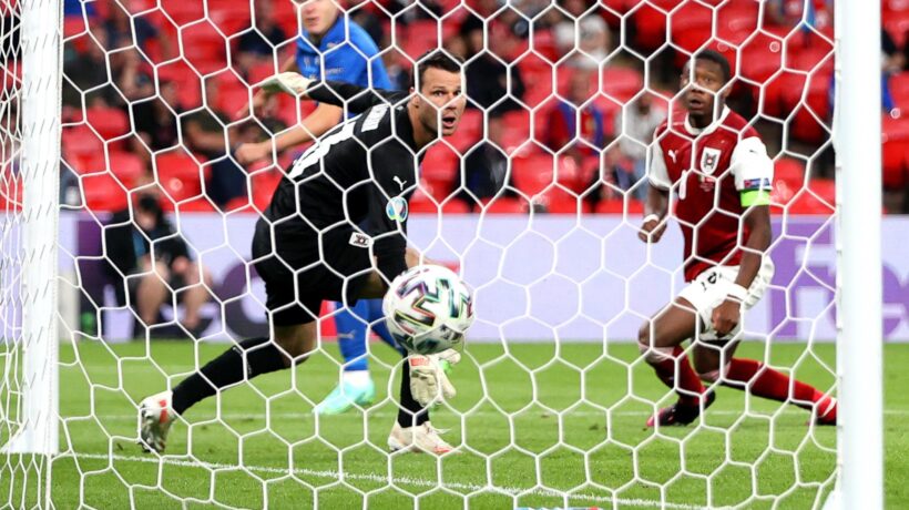 Gli azzurri non si inginocchiano né con l’Austria né con il Pd