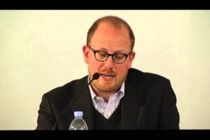 Il prof anti Meloni fustiga gli intellò: «Conformisti». Ma lui ne è il principe