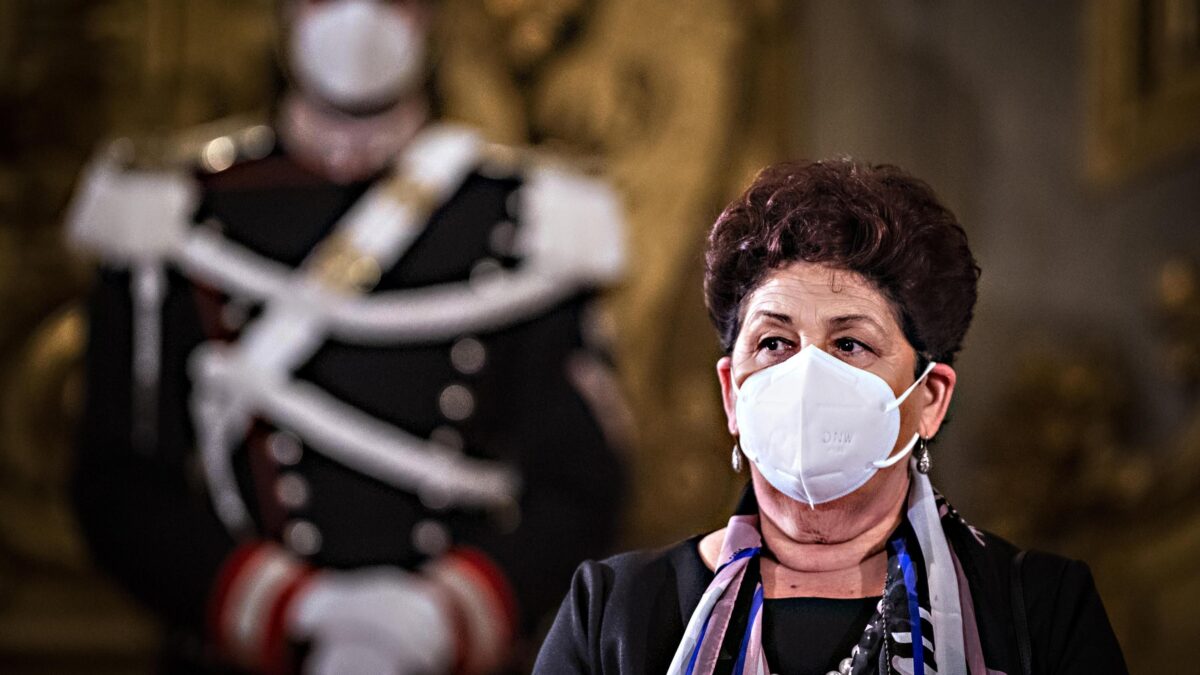 La sana-clandestini della Bellanova è un disastro totale: emerso solo il 5%