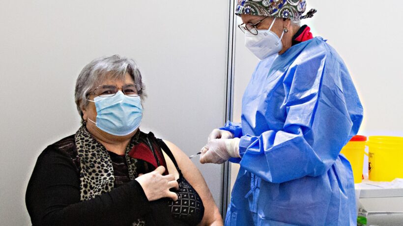 Nella sfida a immunizzare chiunque non si trovano 2,1 milioni di anziani