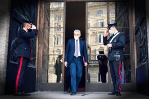 Arcuri è andato via senza consuntivo. «Ha lasciato 1,6 miliardi da pagare»