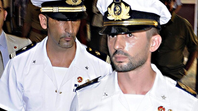 L’Italia consegna i marò alla giustizia con il marchio di chi è già colpevole