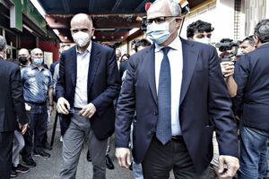 La gita di Letta e Gualtieri a Torbella a metà tra Indiana Jones e Fantozzi