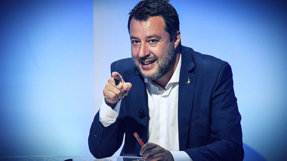 Salvini stringe l’asse con Draghi e scalza il Pd