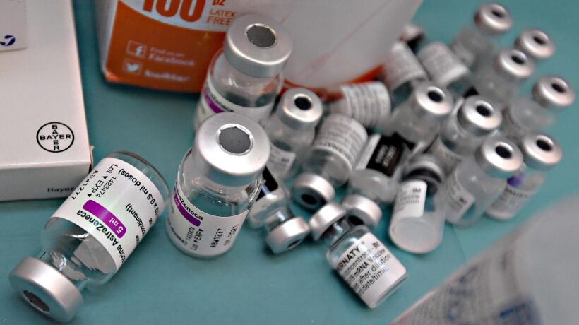 Lo sbandamento su Astrazeneca ci è costato 400.000 iniezioni