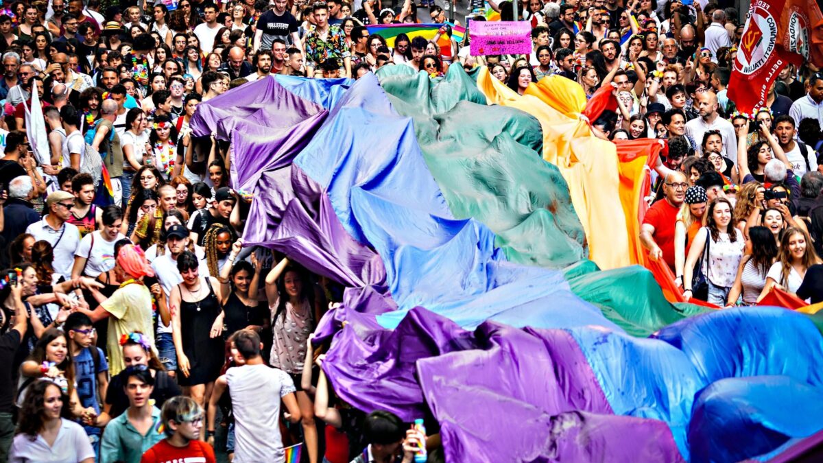 Dopo il bavaglio Lgbt le opinioni potranno essere punite con il lavoro coatto