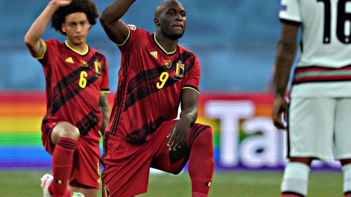 Col Belgio la Nazionale si inginocchia. Per finta