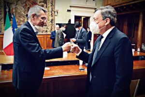 Stop ai licenziamenti. Draghi e sindacati trattano a oltranza. Accordo vicino
