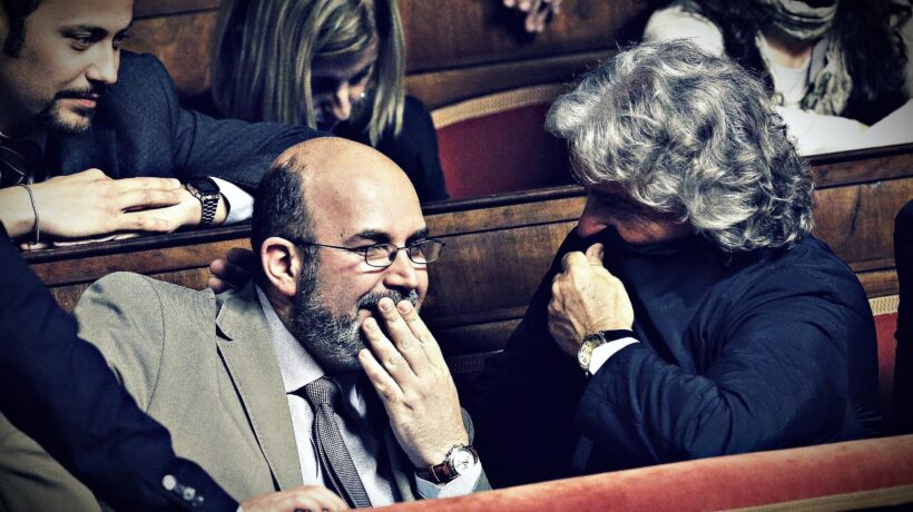 Crimi kamikaze: sfida Grillo e vince un Vaffa
