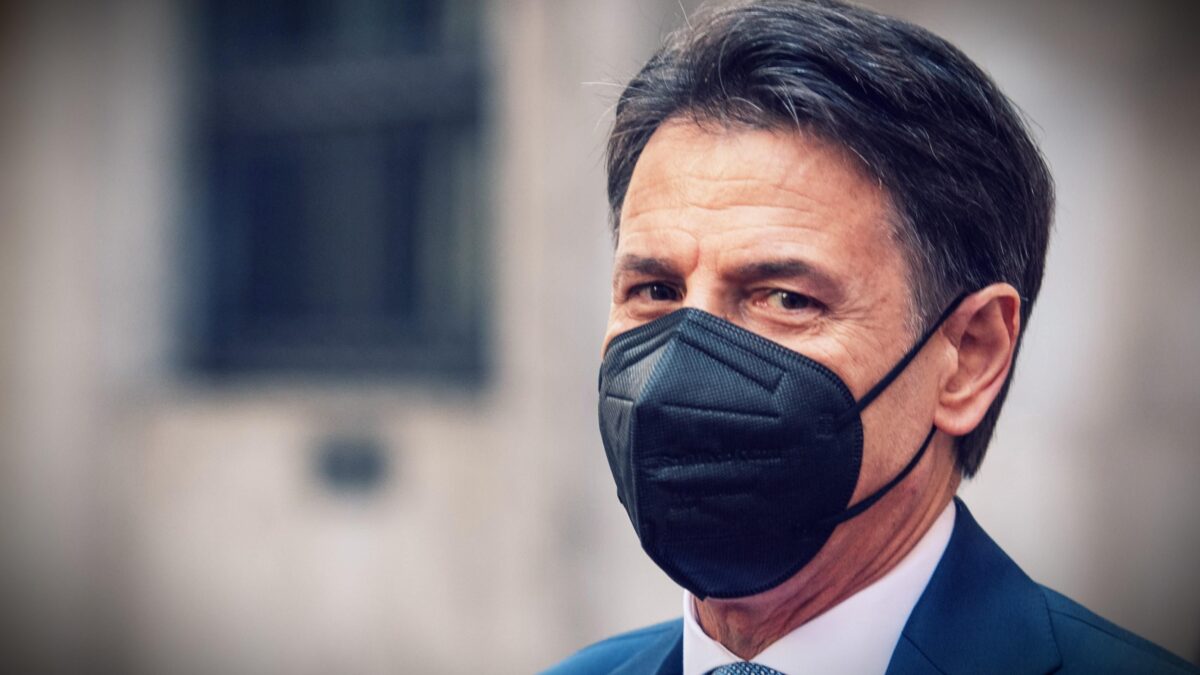 Il predellino di Conte è un club di padel: «Un nuovo partito? Il progetto c’è»