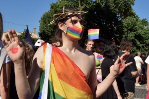 «La legge Mancino può punire la blasfemia che c’è nei gay pride»