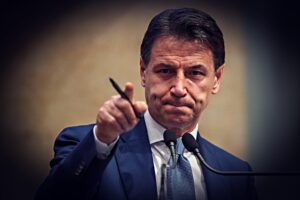 Giuseppi vuole  il suo partito ma ha un problema: chi paga?