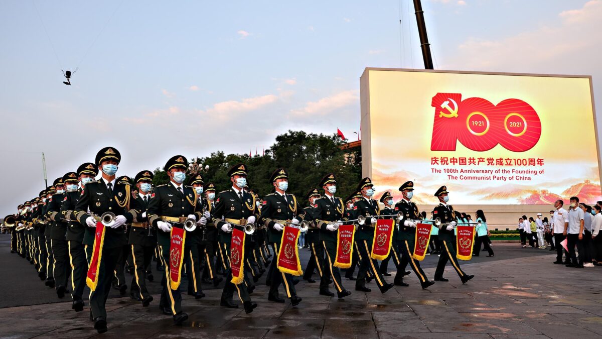 Per il centenario del Partito comunista Xi si fa un regalo: «Schiaccerò Taiwan»