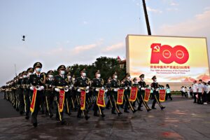 Per il centenario del Partito comunista Xi si fa un regalo: «Schiaccerò Taiwan»