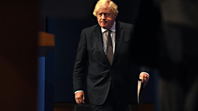 Johnson ha mantenuto la promessa: «Basta con mascherine e distanze»