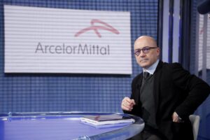 Lo Stato a Taranto si fa causa da solo. Ilva ormai pubblica contro Cingolani